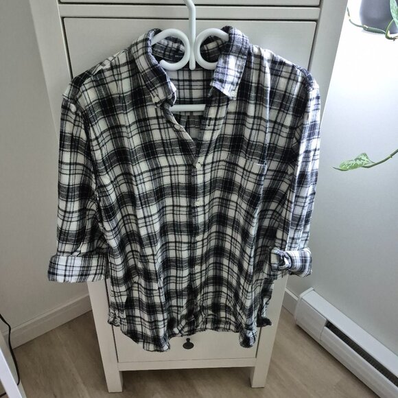 BRANDY MELVILLE SHIRT - Picture 1 of 5